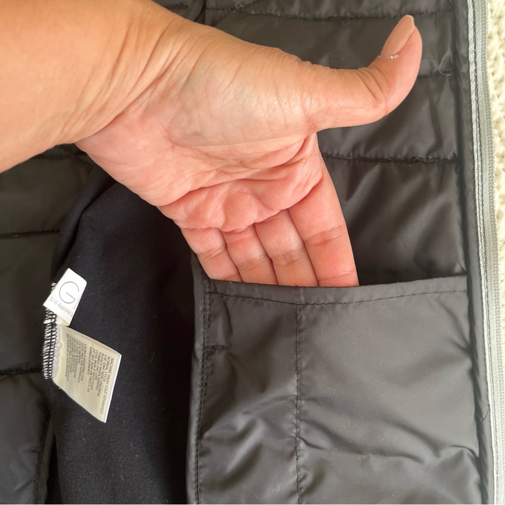 LA Kings Women's Black Puffer Vest Quilted Medium Pockets - Picture 11 of 16